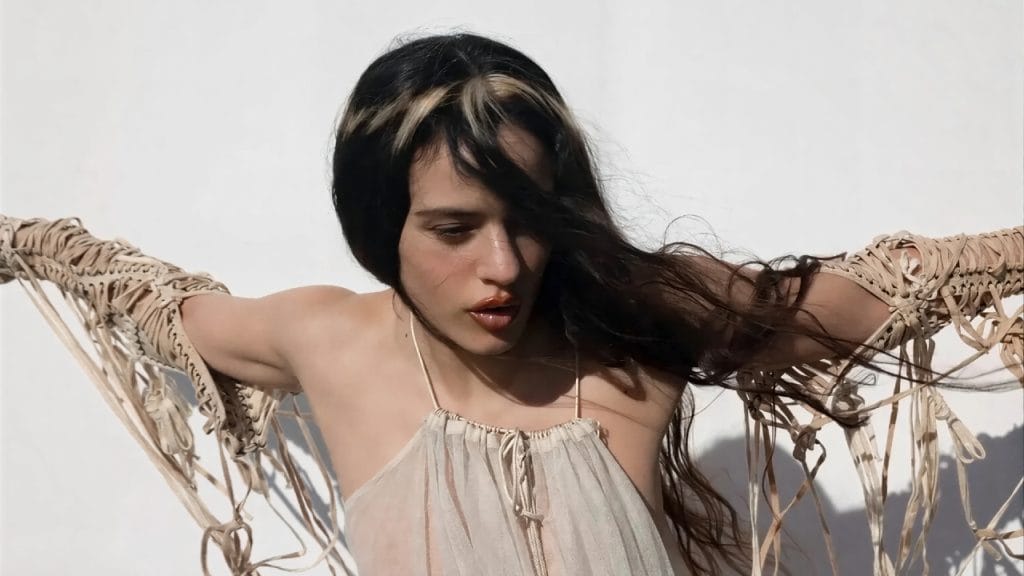 Immerse yourself in story and language: Learn Spanish with Rosalía’s “La Perla”.